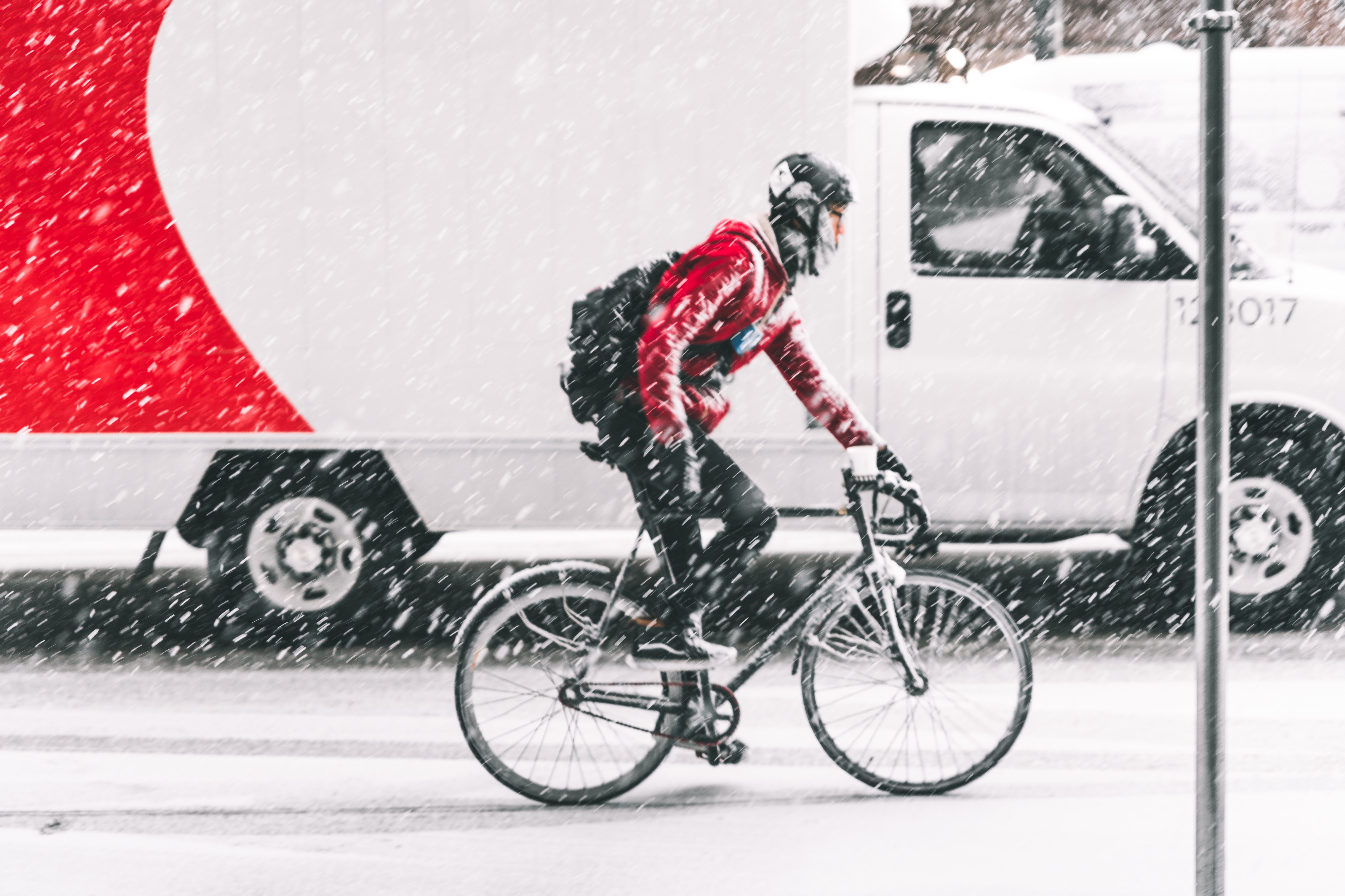 It’s snowing? Keep on rolling! Individual determinants of winter cycling in Québec